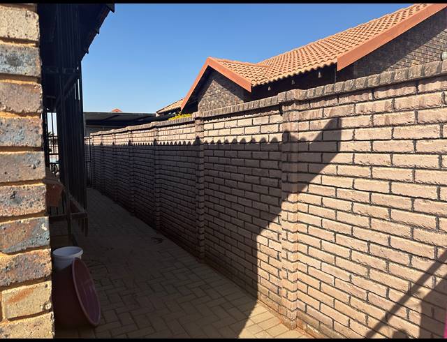 3 BEDROOM GATED ESTATE FOR SALE IN THE ORCHARDS